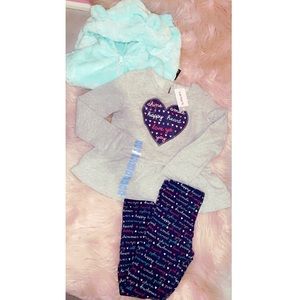 Brand new with tags Carter’s girls outfit Size4T